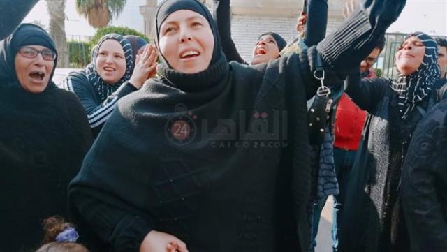 فرحة والدة الطفلة بالحكم