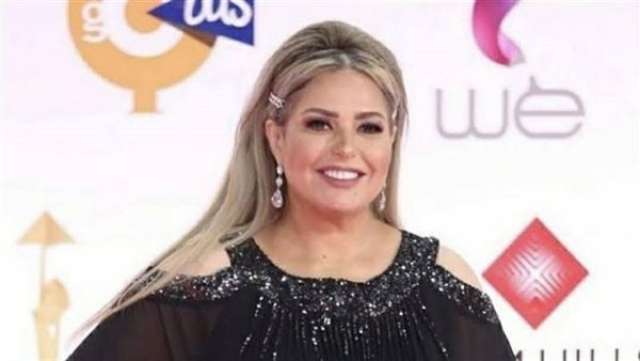 الفنانة صابرين