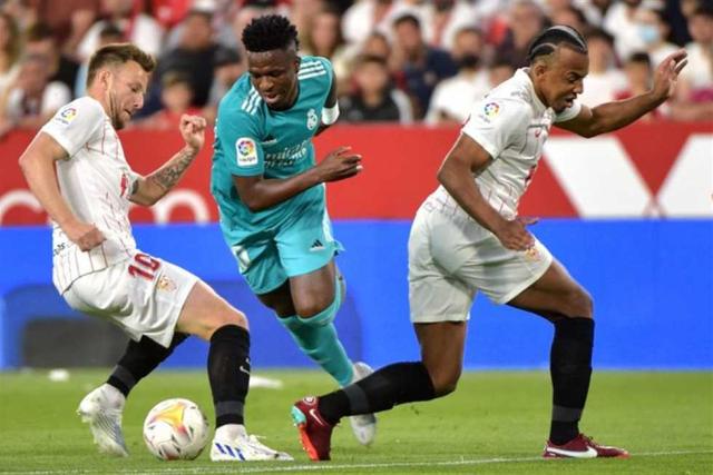 ريال مدريد وإشبيلية