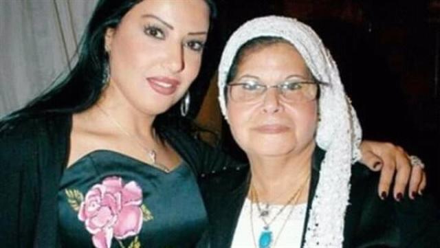 فن  سمية الخشاب ووالدتها