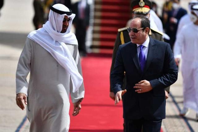 السيسي يستقبل سمو الشيخ محمد بن زايد آل نهيان، ولي عهد أبو ظبي، نائب القائد الأعلى للقوات المسلحة لدولة الامارات العربية الشقيقة ، الذي يحل ضيفاً عزيزاً على مصر. - صورة أرشيفية