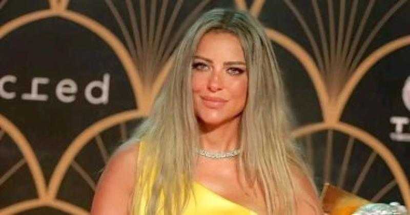 قبل عرض أولى حلقاته اليوم.. ريم مصطفى مدربة يوجا في مسلسل دوبامين