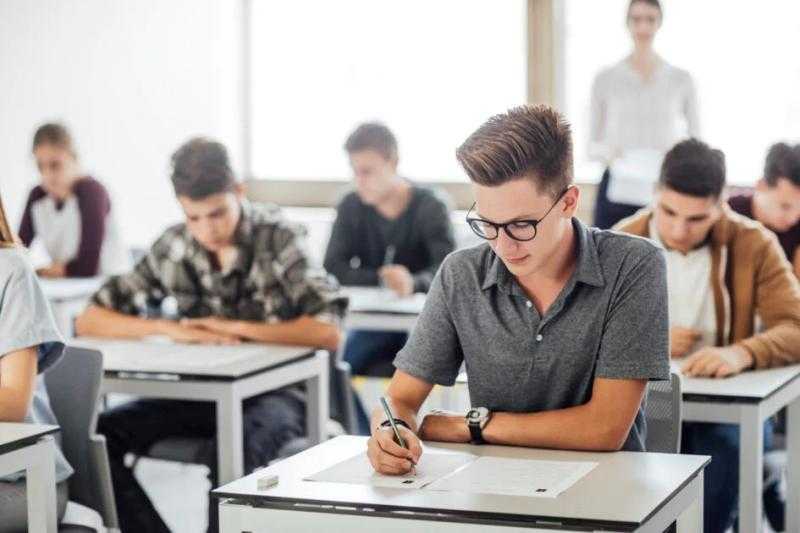 منصة تفوّق - رفيقك الذكي في كل خطوة نحو اختبار القدرات