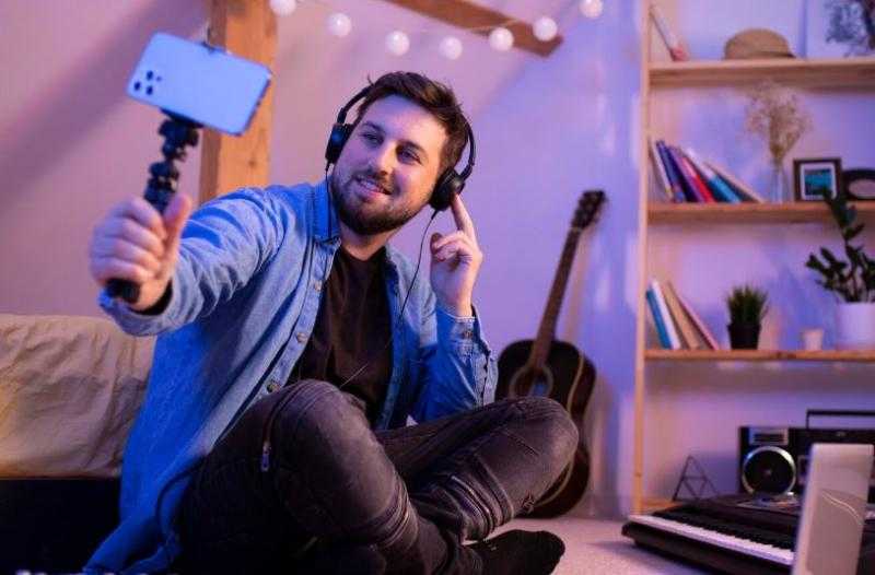 كيف غيّر الإنترنت عادات الترفيه في العالم العربي